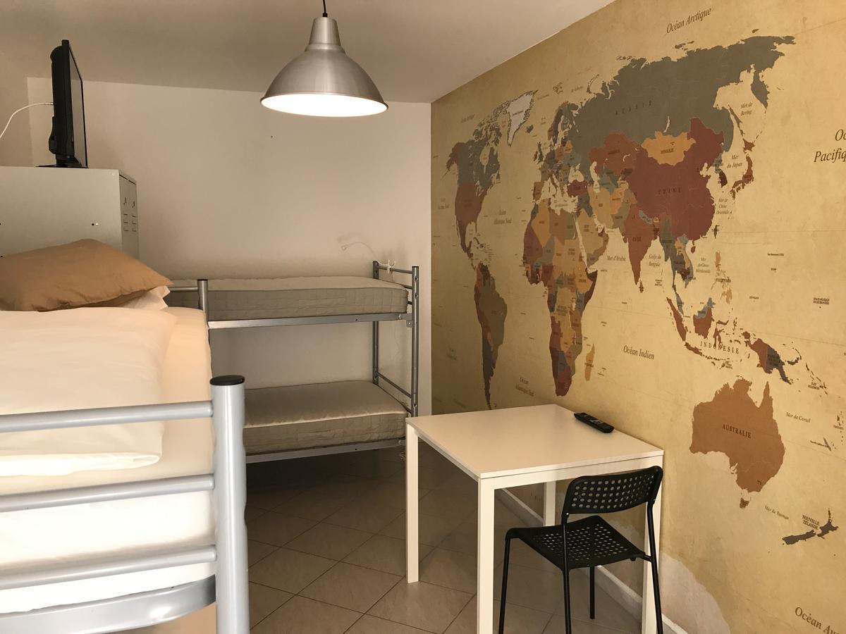 Boutique Hostel Zum Goldenen Kegel Vienna Exterior photo