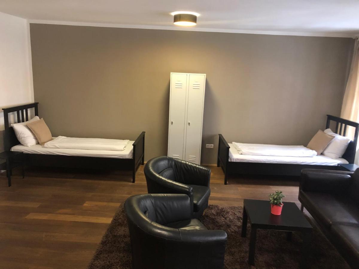 Boutique Hostel Zum Goldenen Kegel Vienna Exterior photo